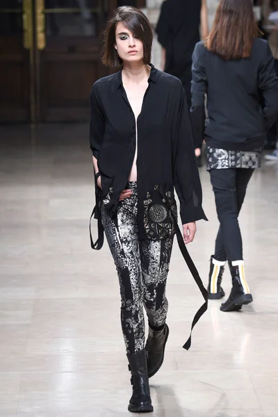 Look 7